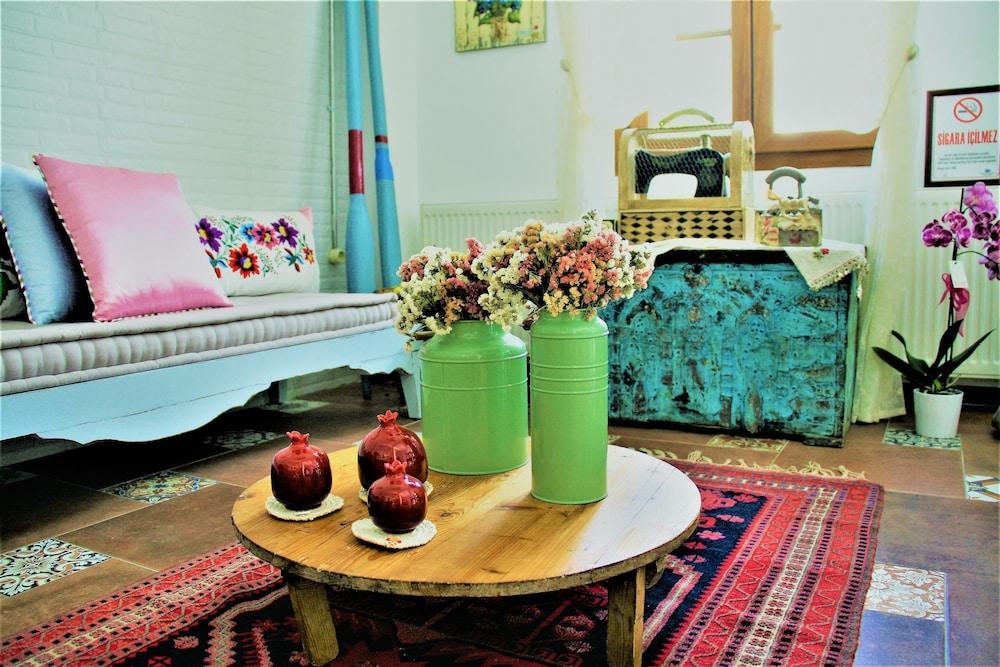 Amphora Hotel โฟชา ภายนอก รูปภาพ