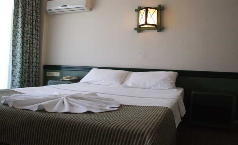 Amphora Hotel โฟชา ภายนอก รูปภาพ
